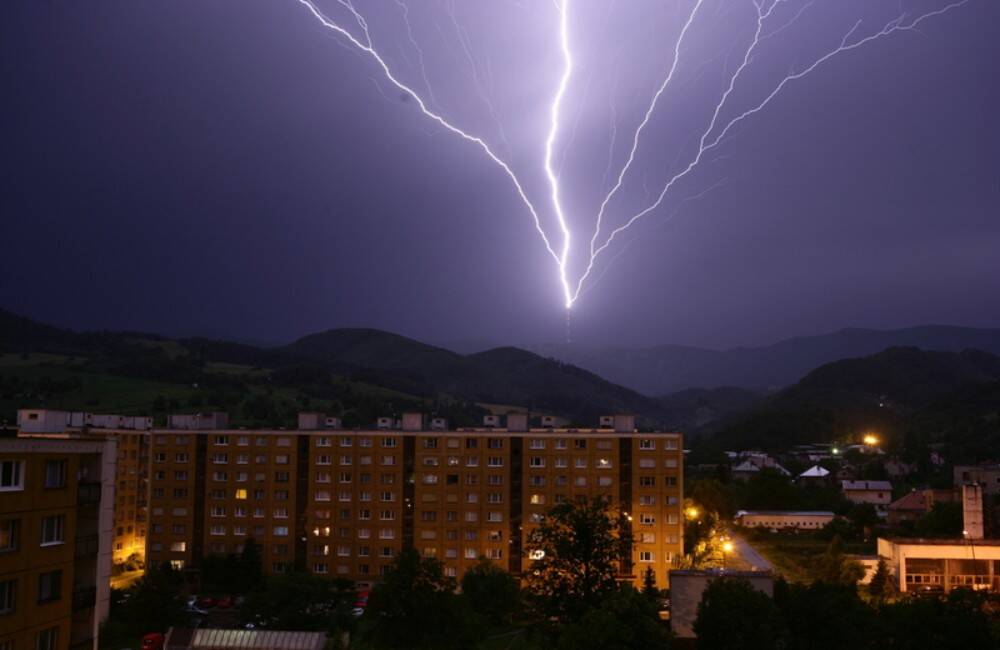 Foto: V závere týždňa sa očakáva búrlivé počasie. Pre časť Nitrianskeho kraja boli vydané výstrahy prvého stupňa