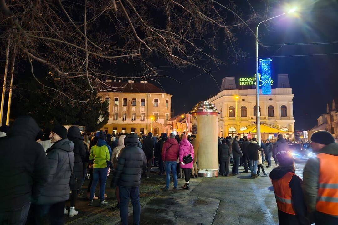 Foto: Opozičné protesty pokračujú vo štvrtok aj v Nitre 