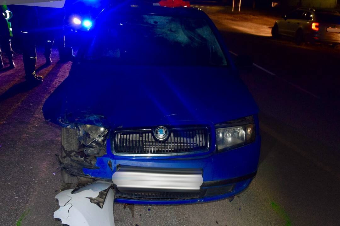 FOTO: Muž s takmer 4 promile spôsobil neďaleko Vrábeľ nehodu a policajtom povedal, že ich vyzlečie z uniforiem