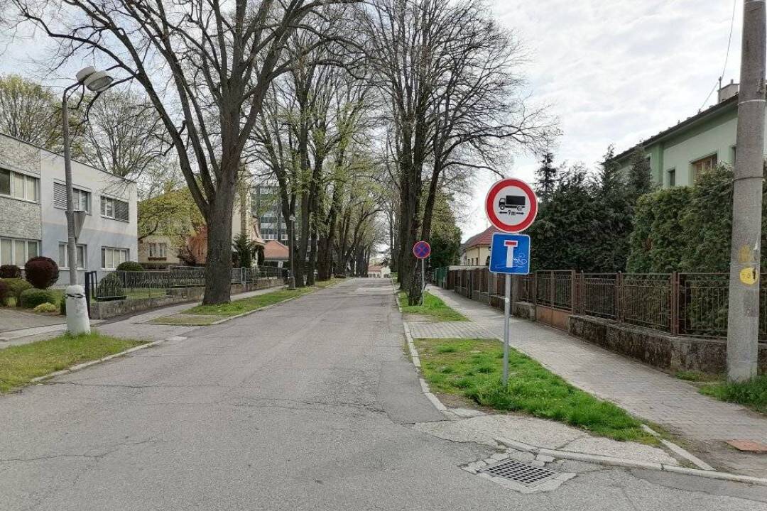 FOTO: Pokutuje mestská polícia v Topoľčanoch parkovanie nespravodlivo? Nahnevaní obyvatelia ich postup kritizujú