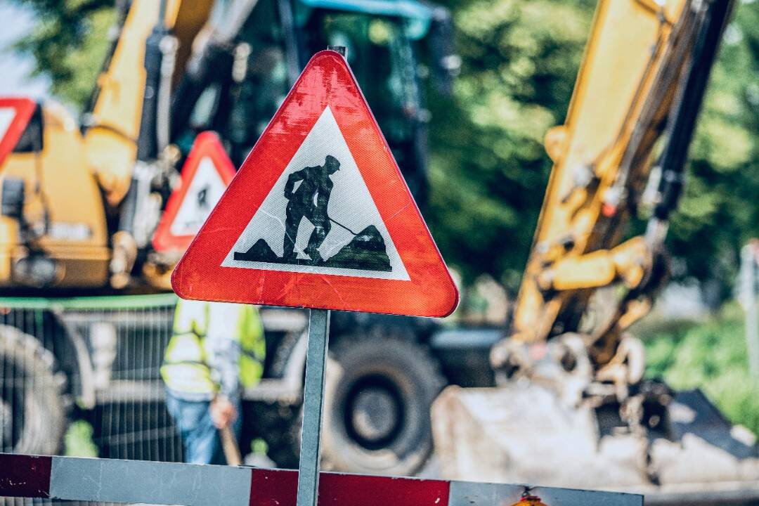 Foto: Križovatku v Dolných Chlebanoch na pár hodín uzavrú, prebehne tam rekonštrukcia havárie