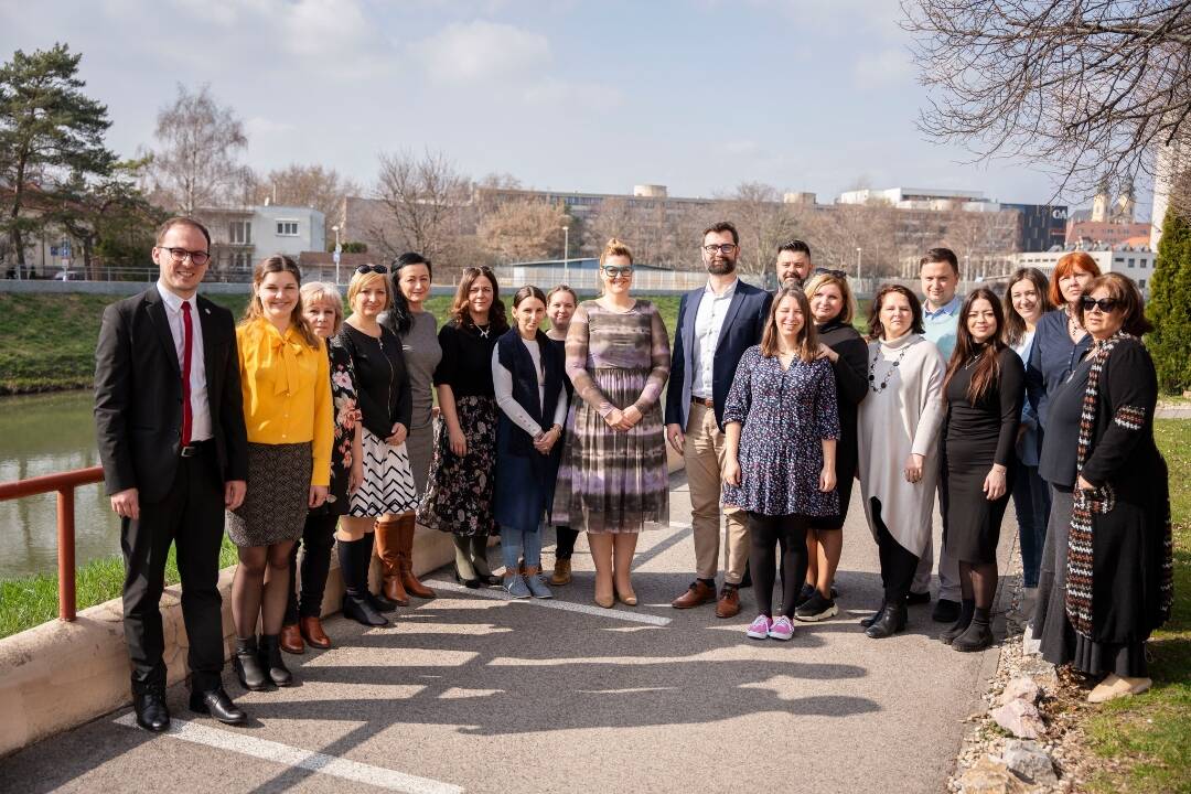 FOTO: Hattas ocenil partnerov pri integrácii odídencov z Ukrajiny, do kraja ich prišlo vyše 10-tisíc