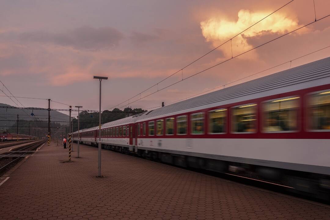 Foto: Vlakovú dopravu v úseku Levice - Čata museli na niekoľko hodín prerušiť