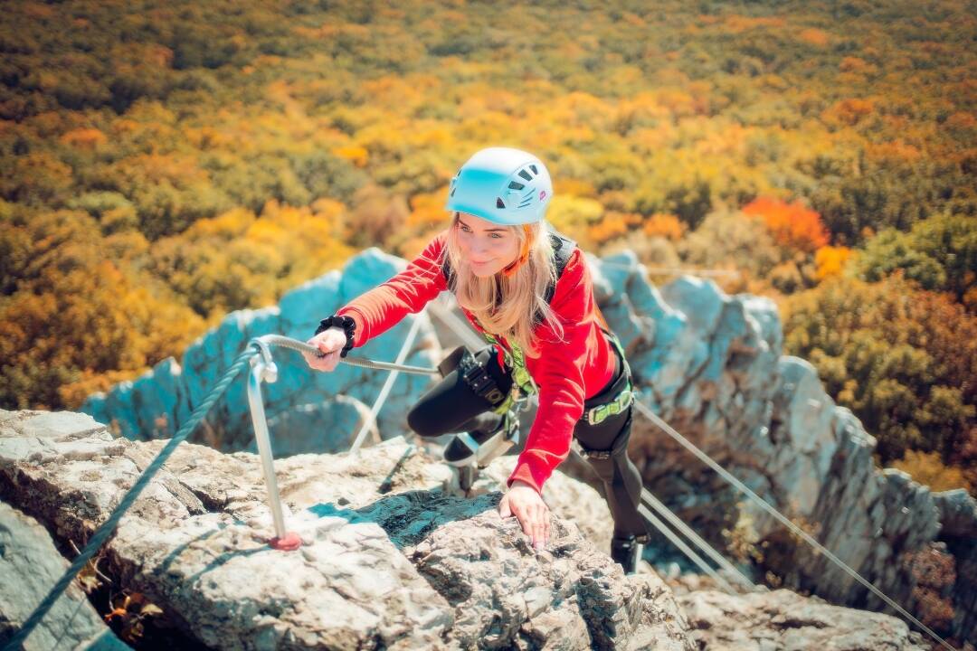 Foto: Ferratu Zobor otvoria už čoskoro. Milovníci adrenalínu si prídu na svoje, čaká ich aj lanový most