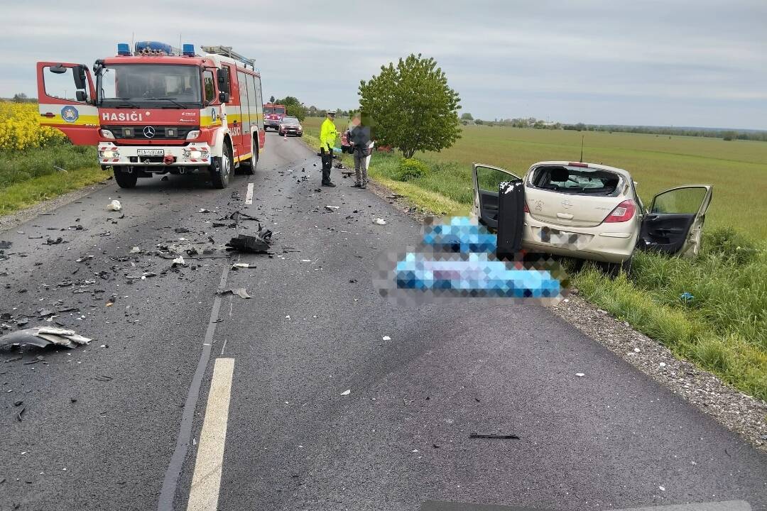 Foto: Tragédia pri Šali: Starší manželský pár sa vracal od zubára, cestu im však skrížilo oprotiidúce auto