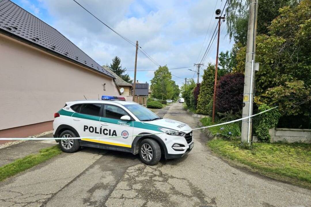 Foto: Neďaleko Šale došlo k vražde, na mieste činu zasahuje polícia