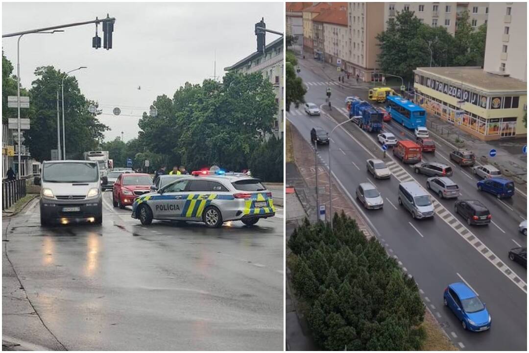 Foto: Pri Nitrazdroji na Štúrovej v Nitre stála sanitka aj policajti, tvorili sa tam kolóny