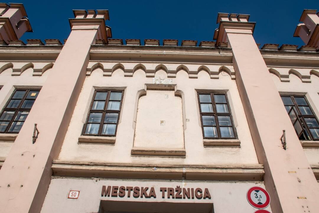 FOTO: Mestská tržnica v Nitre prechádza obnovou, má zvýšiť jej pamiatkovú hodnotu