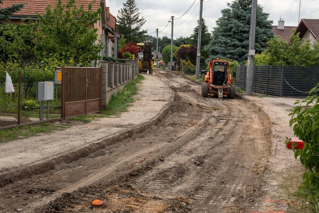 FOTO: Jedna z najhorších ulíc v Nitre sa dočkala rekonštrukcie. Práce potrvajú 75 dní