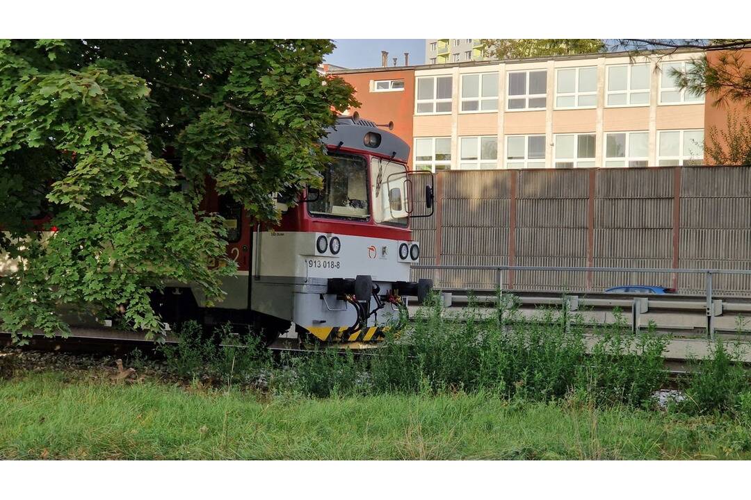 Foto: Desivá nehoda v obci Ludanice. Idúci vlak zachytil cyklistu, bicykel riadil s 2,2 promile alkoholu