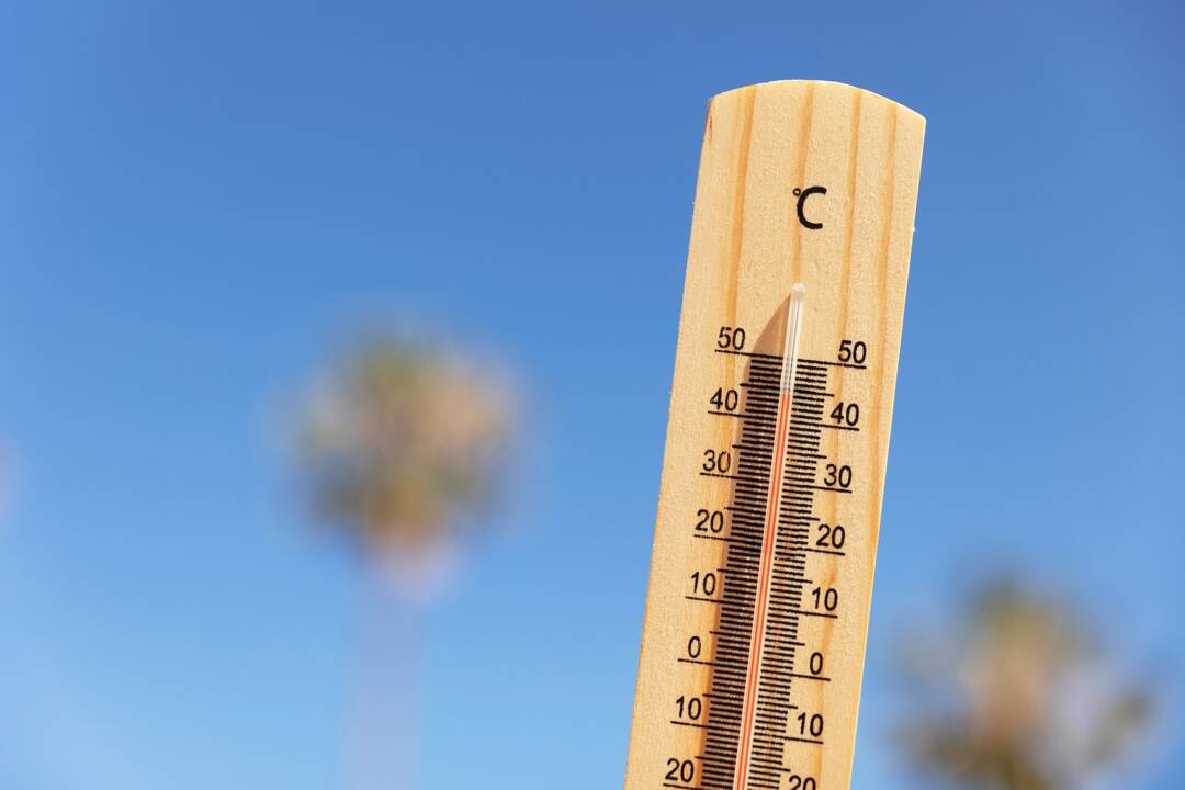 Foto: Pre západné Slovensko platí niekoľko meteorologických výstrah. Okrem vysokých teplôt udrie aj silnejší vietor