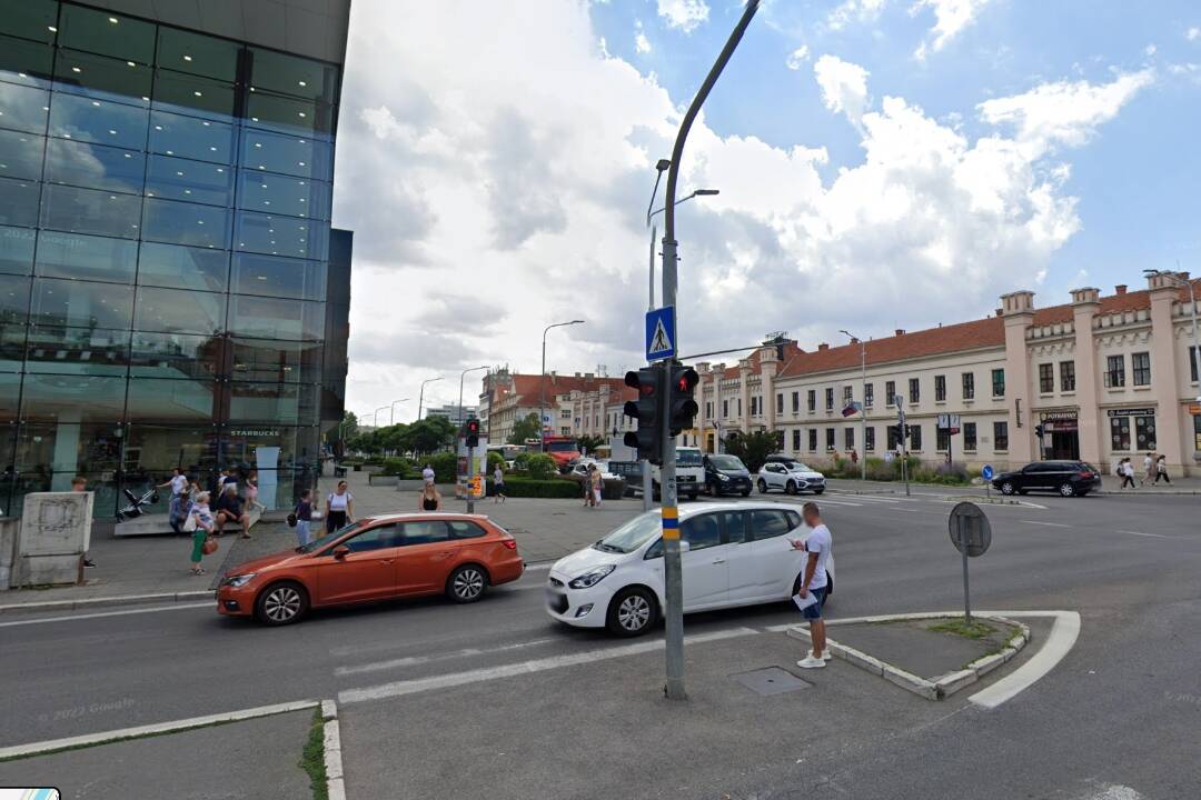 Foto: Hlavná križovatka v Nitre bude niekoľkokrát rozkopaná. Kanalizácia je po júnových búrkach v havarijnom stave