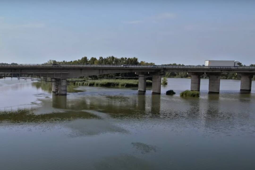 VIDEO: Na R1 medzi Nitrou a Trnavou sa chystá rekonštrukcia diaľničného mosta za 6,2 milióna eur