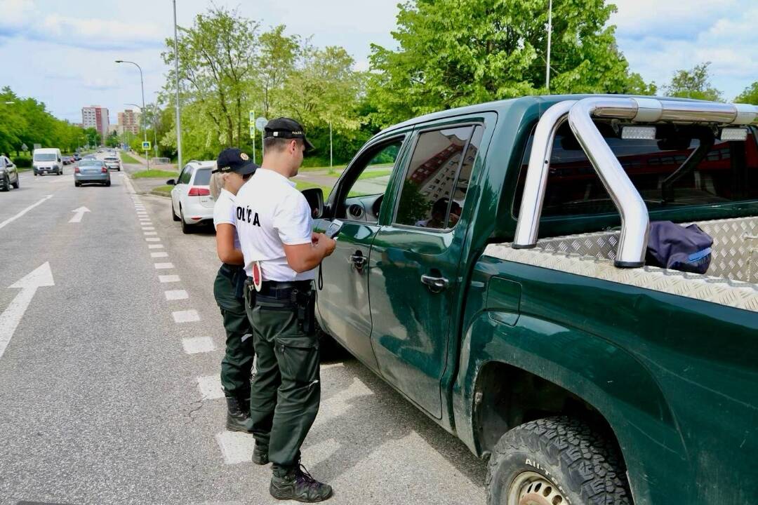 Foto: V Nitrianskom kraji sú dnes policajné kontroly: Vodiči, chodci a motorkári, v týchto časoch buďte na pozore