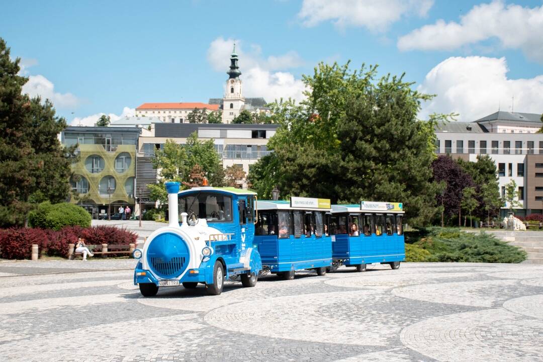 Foto: Spoznávame Nitru: Obľúbený modrý vláčik vás vezme za krásami mesta – akcia pre cudzincov i domácich