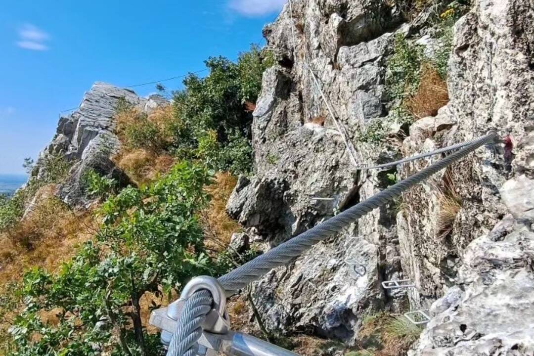 FOTO: Ferrata na Zobore je opäť prístupná návštevníkom. Na nových trasách sa ale stále pracuje