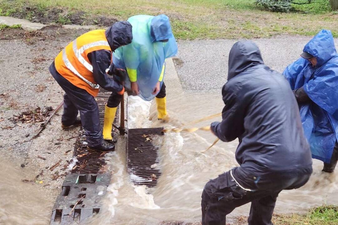 Foto: Svoje domovy opúšťajú tisícky ľudí. Slovenská katolícka charita spúšťa zbierku pre obete povodní