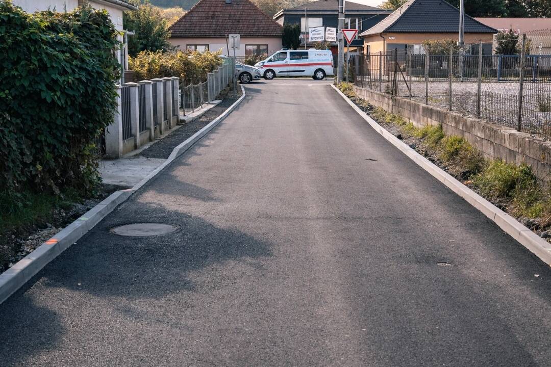 FOTO: V Horných Krškanoch dokončili rekonštrukciu cesty za necelých 130-tisíc eur