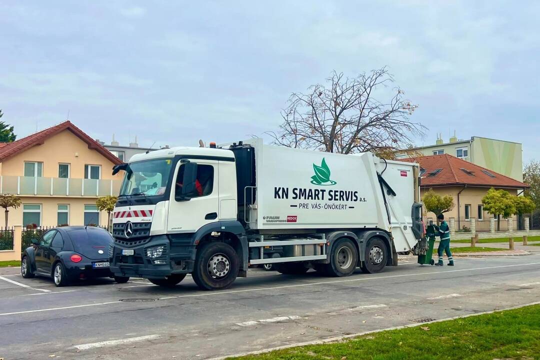 Foto: Veľký nábytok či staré spotrebiče? V Komárne ich spred domu odvezie odpadový taxík, stačí zavolať