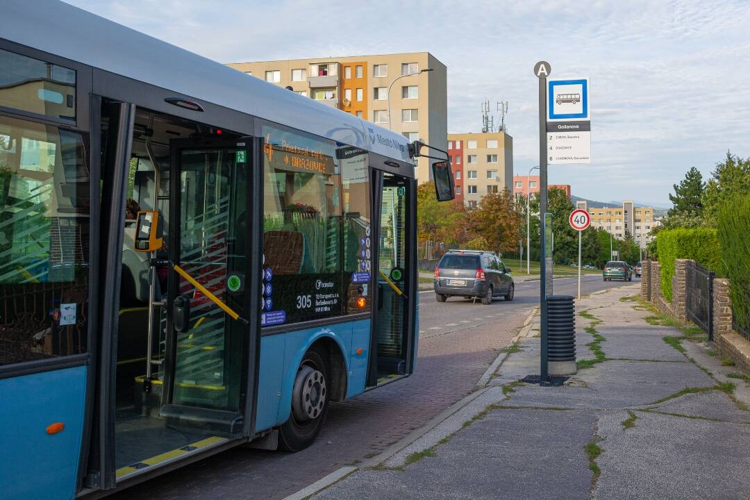 Foto: Nitranov dojal šofér MHD, ktorý hľadal Viktorku a chcel jej vrátiť mobil. Stratila ho v autobuse