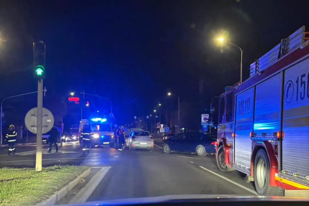 Foto: Centrum Nitry ráno zablokovali dopravné nehody, kolóny sa tvorili vo viacerých smeroch