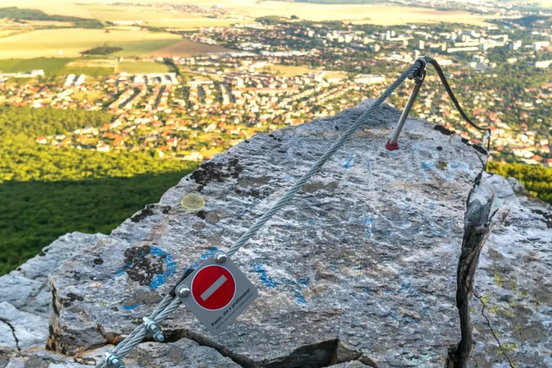 Foto: Obľúbená zoborská ferrata je od decembra uzavretá, začala sa zimná uzávera