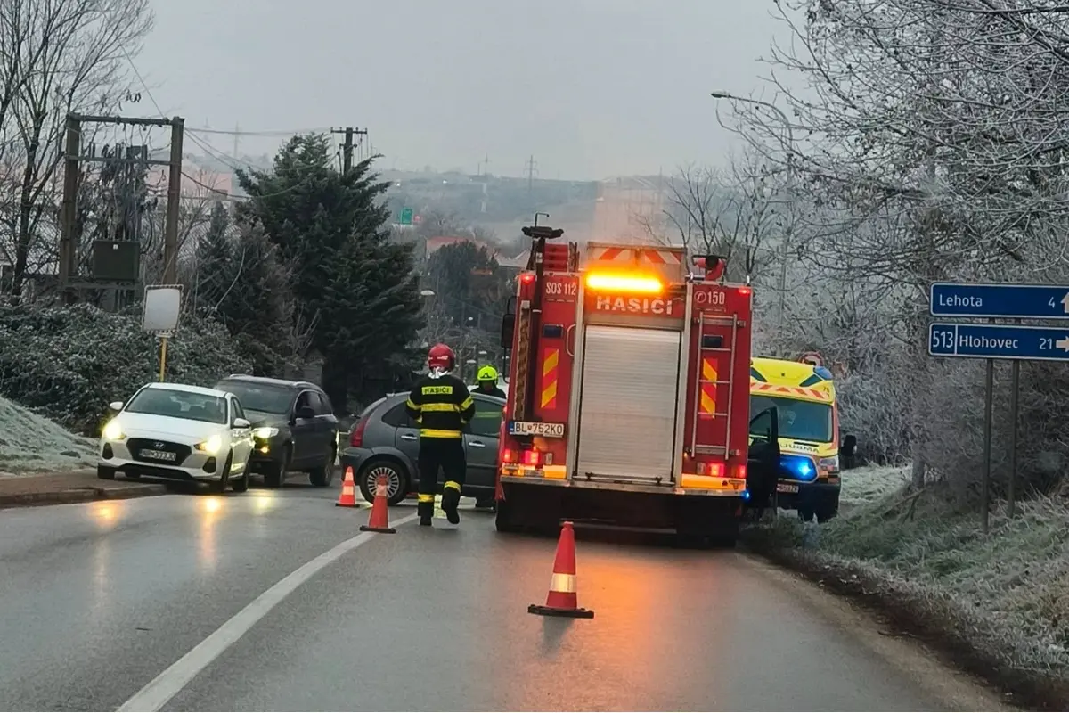 Foto: Situácia na cestách: V Nitre a okolí sú hlásené viaceré nehody, jedna je na R1 pred výjazdom Nitra-juh