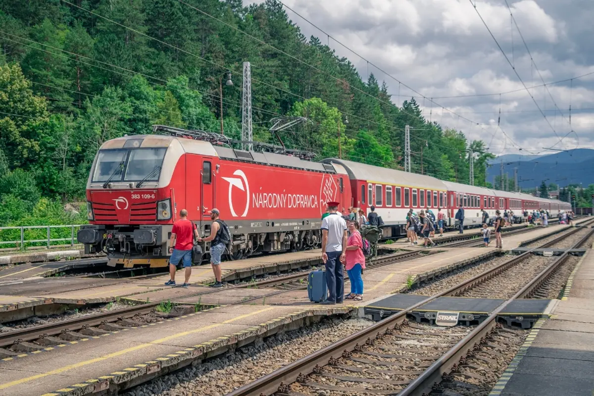 Foto: Nový grafikon ZSSK: Z Nitry do Bratislavy bez prestupu. Začínajú premávať priame vlaky