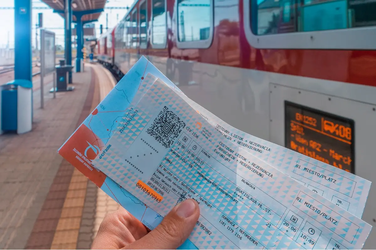 Foto: Nová sadzba DPH ovplyvní aj cestovanie vlakom. Ceny lístkov stúpnu o niekoľko percent