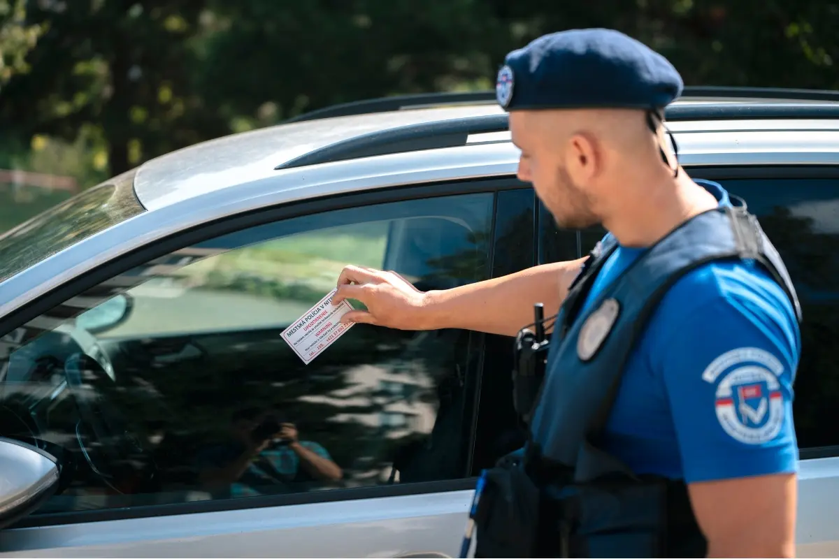 Foto: Nitrianski mestskí policajti hľadajú posilu. Aký plat a benefity ponúkajú novým hliadkarom? 