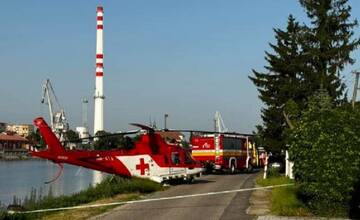 Tragická nehoda na juhu Slovenska: Motorkár napálil do kovových stĺpov pri ceste, zrážku neprežil