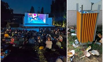 FOTO: Letné kino na amfiteátri v Šali sa teší veľkej návštevnosti, po divákoch však ostáva neporiadok