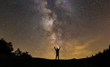 Vydajte sa večer na Expedíciu Perzeidy: Meteorický roj uvidíte z magického Nitrianskeho Stonehenga