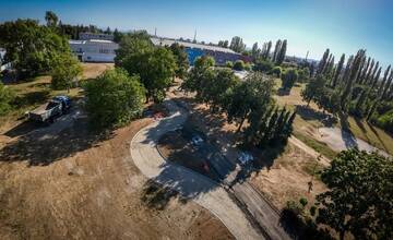 FOTO: V Topoľčanoch napredujú s budovaním cyklochodníka. Práce spôsobia v najbližších dňoch obmedzenia