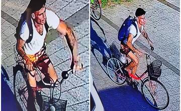 Nepoznáte tohto mladíka? Hľadá ho polícia, v Močenku sa mu zachcelo ružového dámskeho bicykla