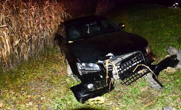 Vodič Audi pri Topoľčanoch pri Topoľčanoch nabúral do dvoch značiek a skončil v svahu. Ďalší boli pod vplyvom drog