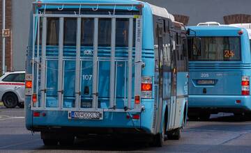 Cyklonosiče na autobusoch MHD v Nitre na zimu odstavia. Premávať nebude ani linka č. 35