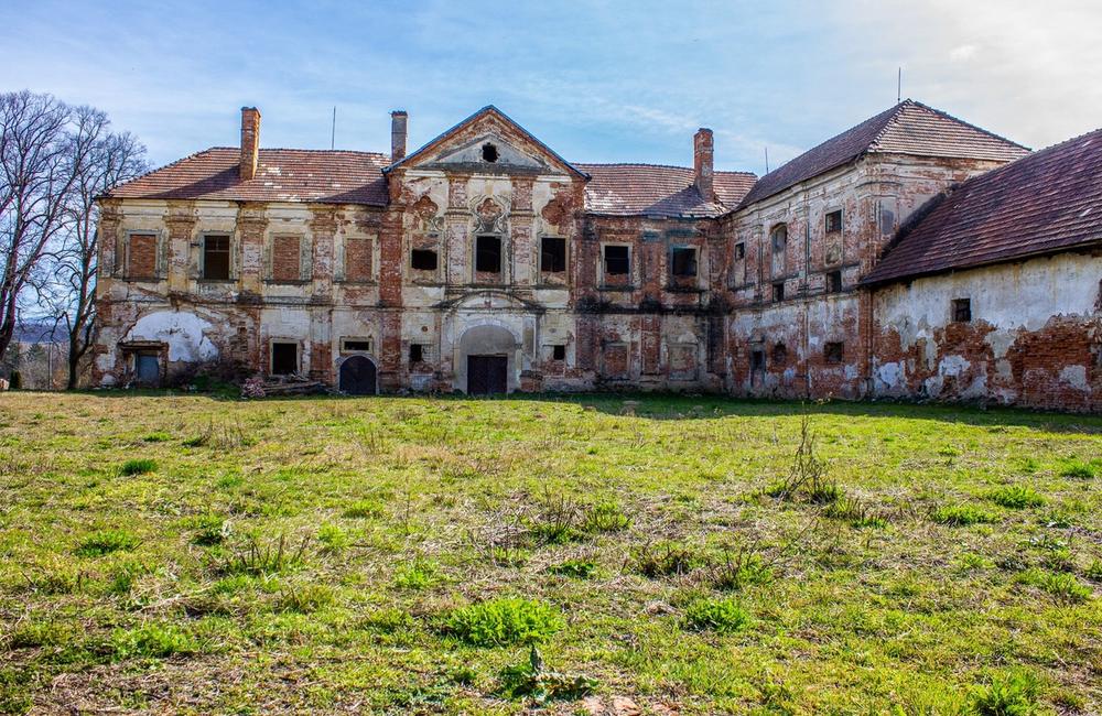 FOTO: Kaštieľ na predaj v Hruboňove, foto 12