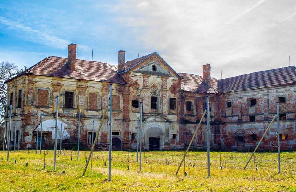 FOTO: Kaštieľ na predaj v Hruboňove, foto 13