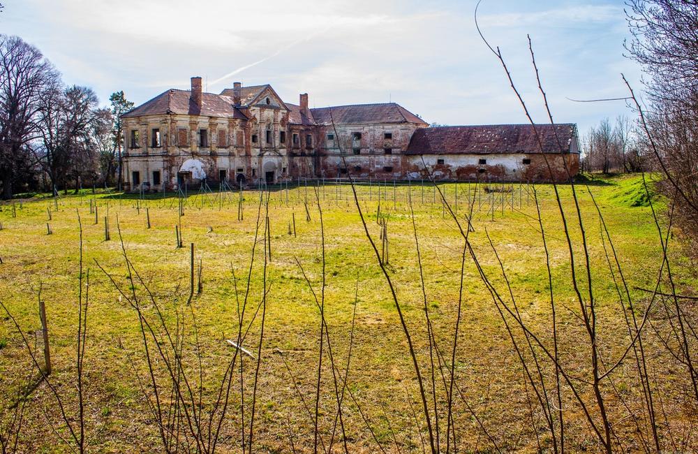 FOTO: Kaštieľ na predaj v Hruboňove, foto 17