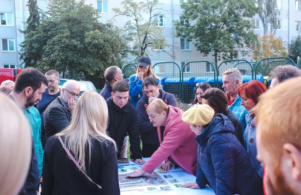 FOTO: Stretnutie obyvateľov vnútrobloku na Bernolákovej ulici, foto 5