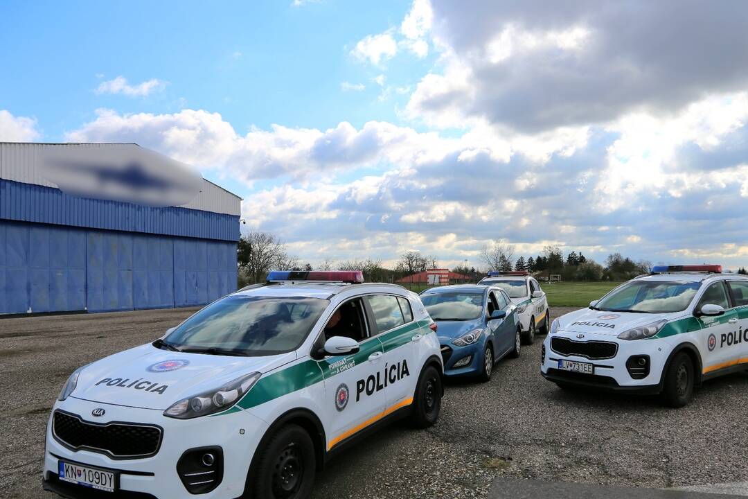 FOTO: Policajti z Levíc absolvovali cvičenie „Raptor“ proti nelegálnej migrácii , foto 7