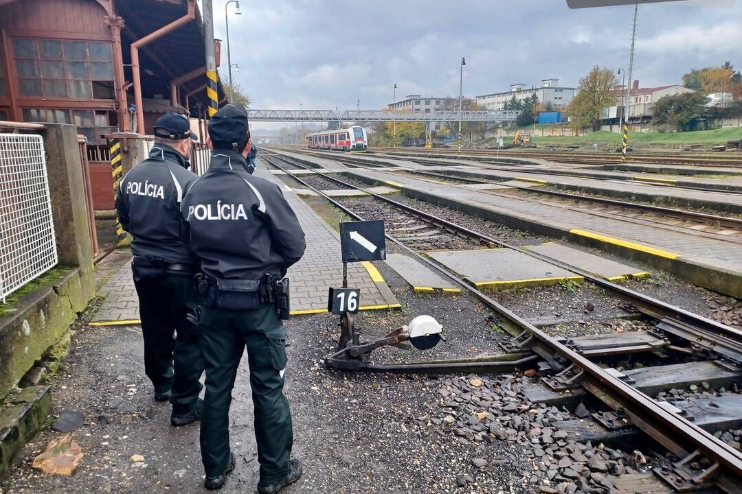 FOTO: Policajná akcia Týždeň prevencie na železnici prebieha aj v Nitrianskom kraji, foto 5