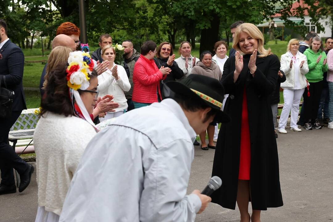 FOTO: Prezidentka Čaputová zavítala počas rozlúčkovej návštevy do Vrábeľ, Klasova a Topoľčianok, foto 9