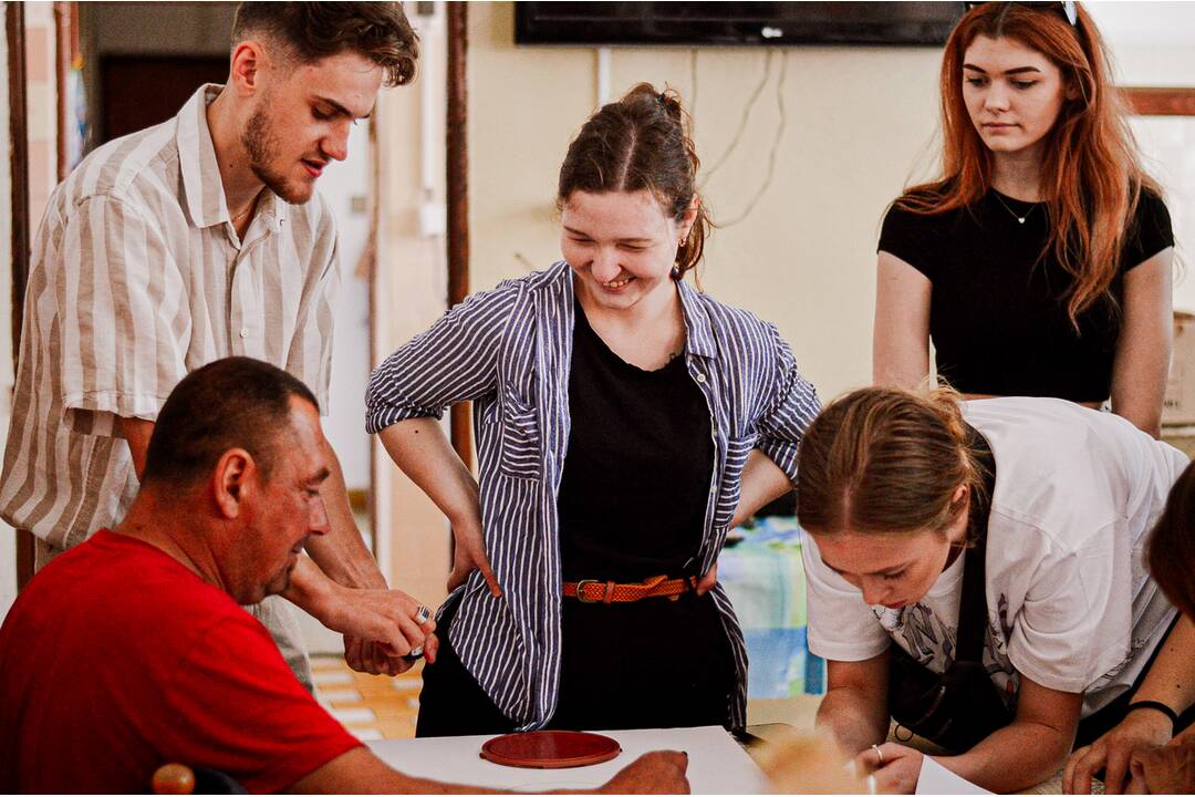 FOTO: Výstava diel Talent Bez Domova v Nitre spojí umenie, pomoc a vzdelávanie, foto 1