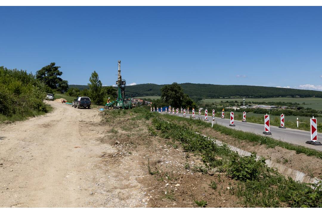 FOTO: Pri Žiranoch prebieha hydrogeologický prieskum, foto 1