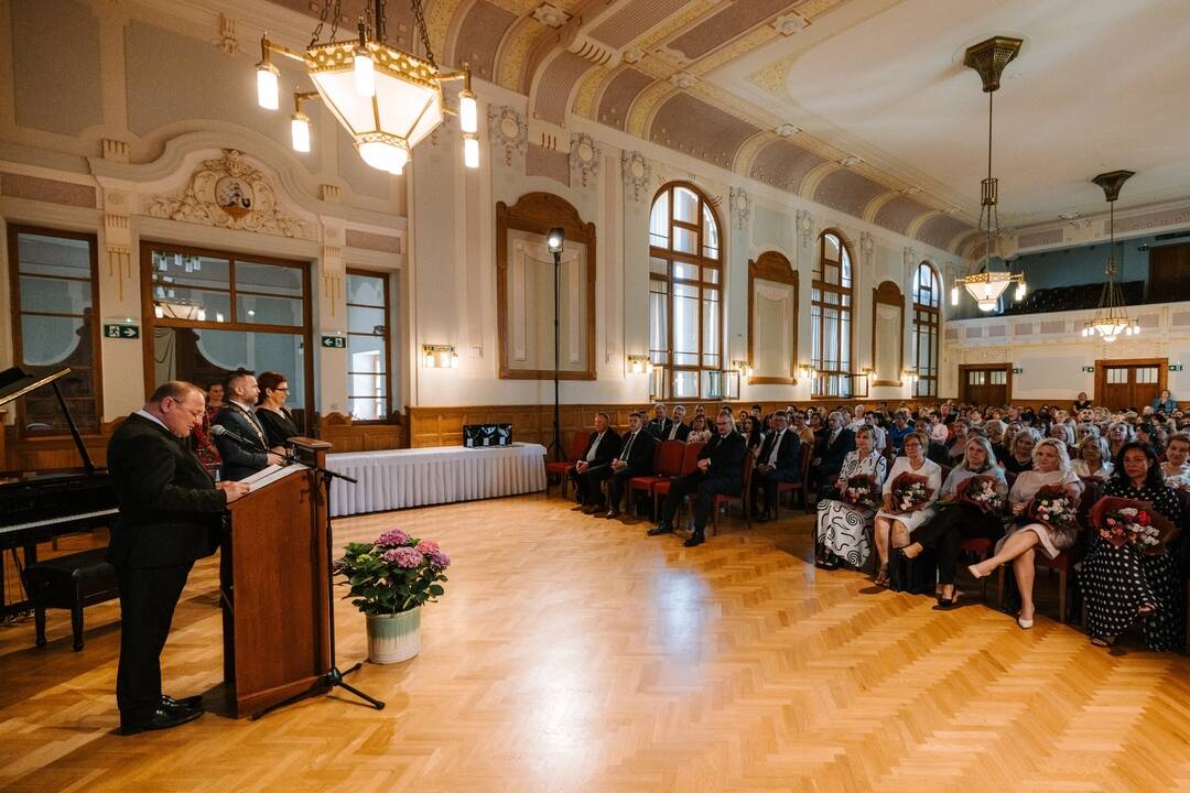 FOTO: Sociálni pracovníci Nitrianskeho kraja boli ocenení Starostlivým anjelom, foto 23