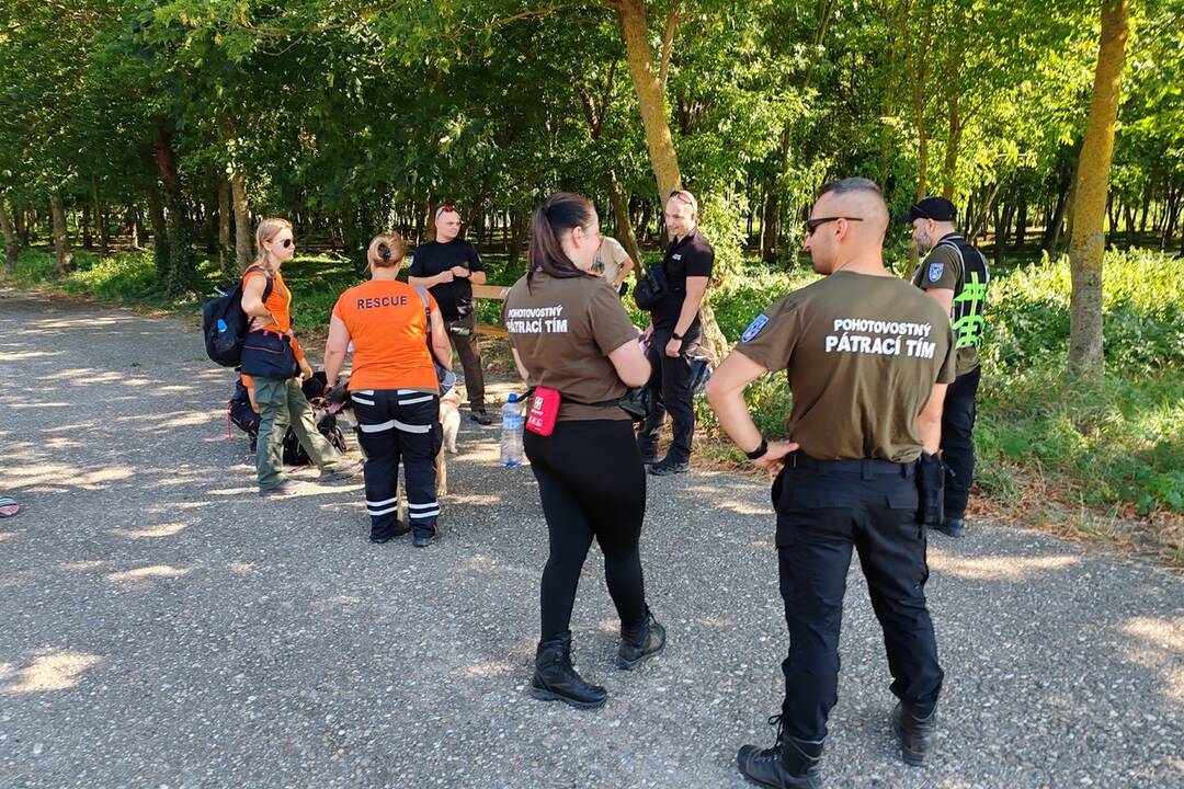 FOTO: Nezvestného Ramona zo Šale hľadajú pátrači, psovodi i polícia, foto 11