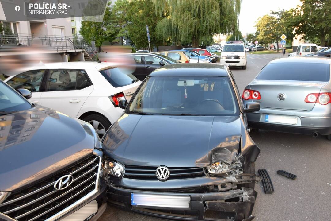 FOTO: Opitý vodič v Pastovciach skončil mimo cesty, alkohol úradoval aj pri ďalších nehodách, foto 1