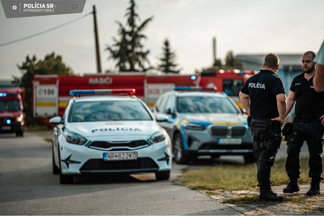 FOTO: Polícia preverovala bombovú hrozbu na letisku Nitra - Janíkovce, foto 6